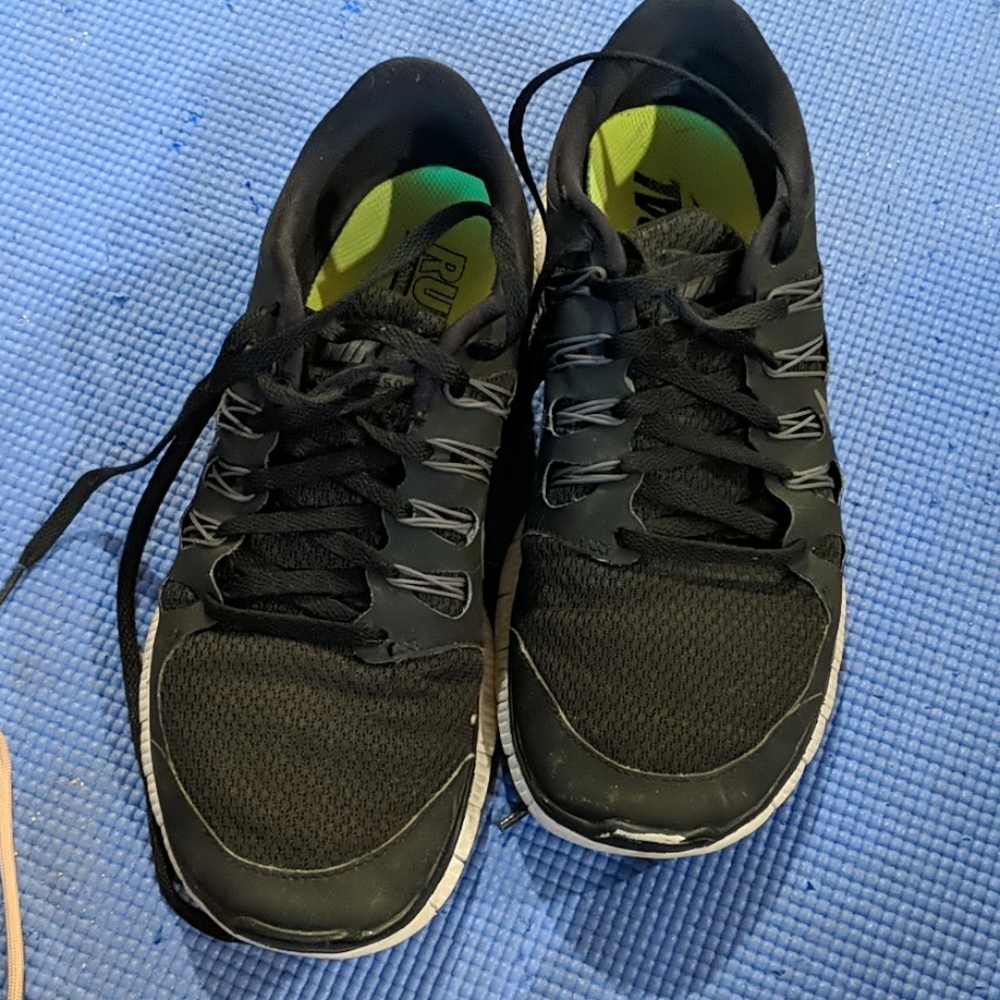 Nike Free 5.0 black sz 8
